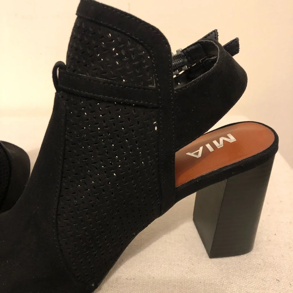 MIA Open Toe Black Sling Back Block Heels Chic Mobwife Sexy Witchy Edgy